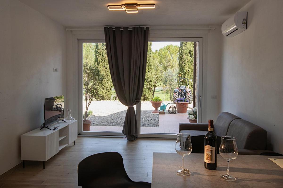 Agriturismo La Terrazza Sul Mangia Siena Eksteriør billede