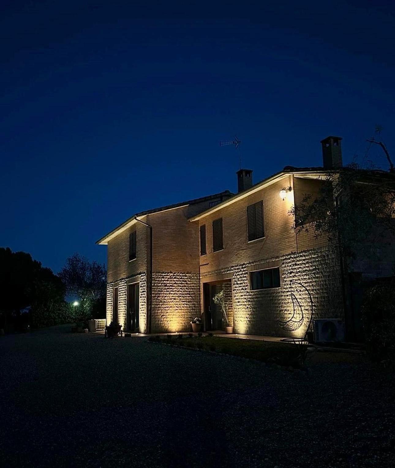 Agriturismo La Terrazza Sul Mangia Siena Eksteriør billede